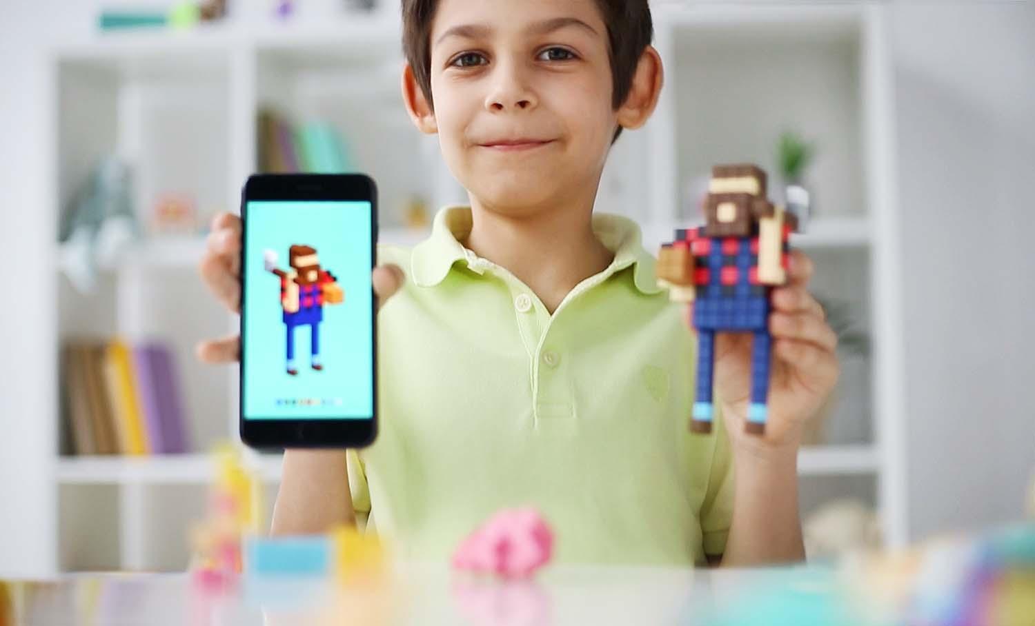 PIXEL-ART STEM BUILDING KIT (SAFARI EDITION).