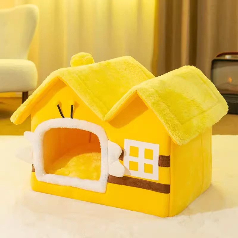 All-Season Thermal Enclosed Pet House & Brooder Nest
